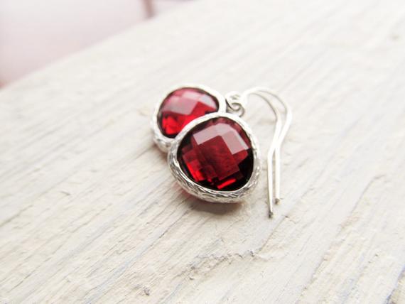 January Garnet | 10 Beautiful Jewelry Gifts for January Girls | What ...